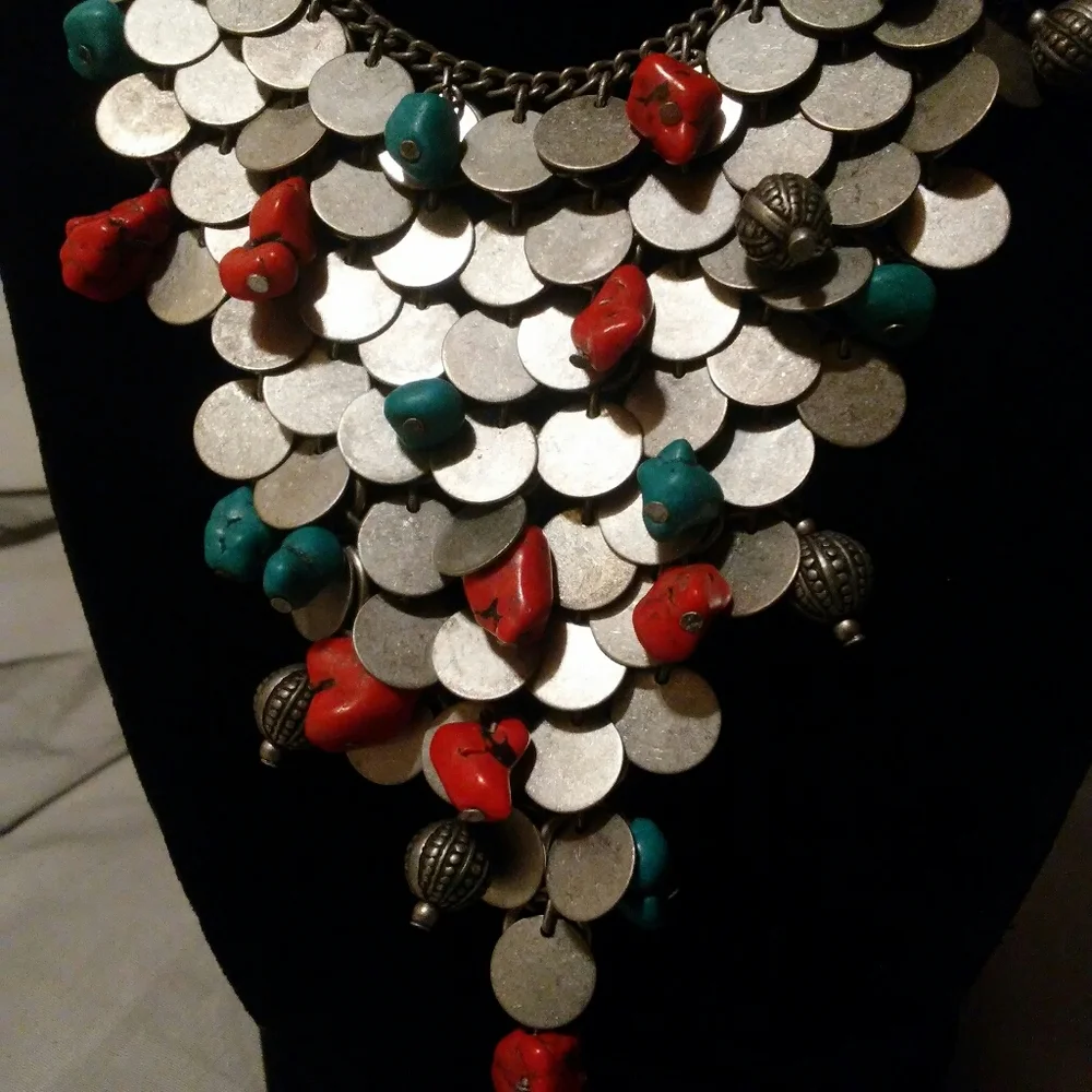Bib necklace set